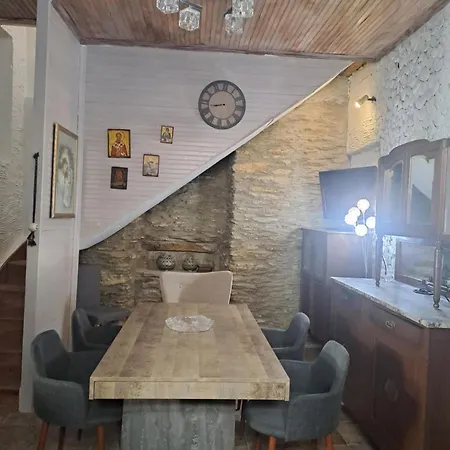 Zervou House * باتسي